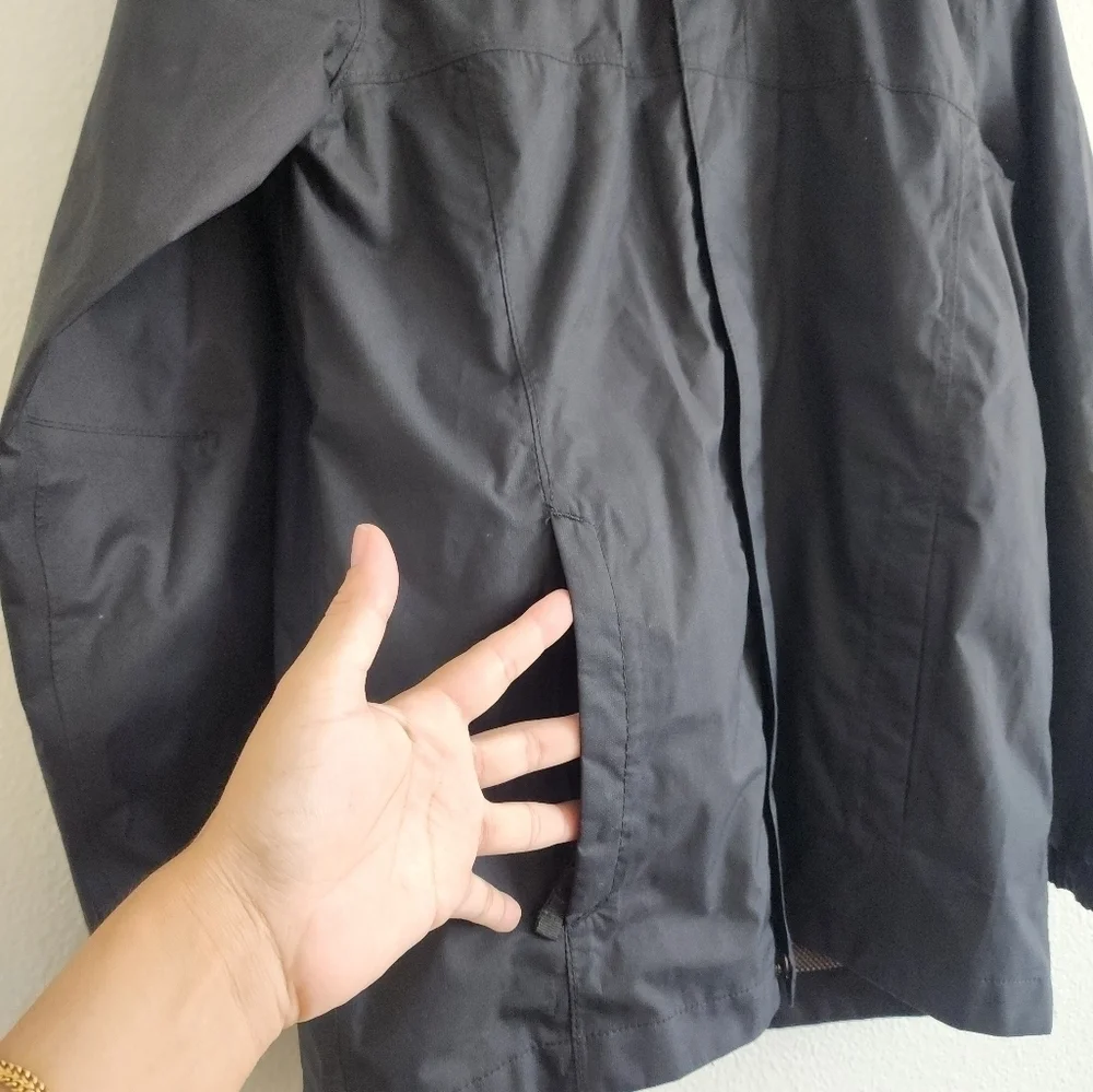 The North Face Resolve Reflective Jacket size Medium (10/12)